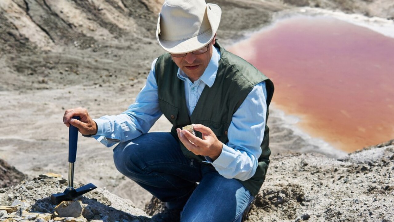 Археологические изыскания в долине около села Б...