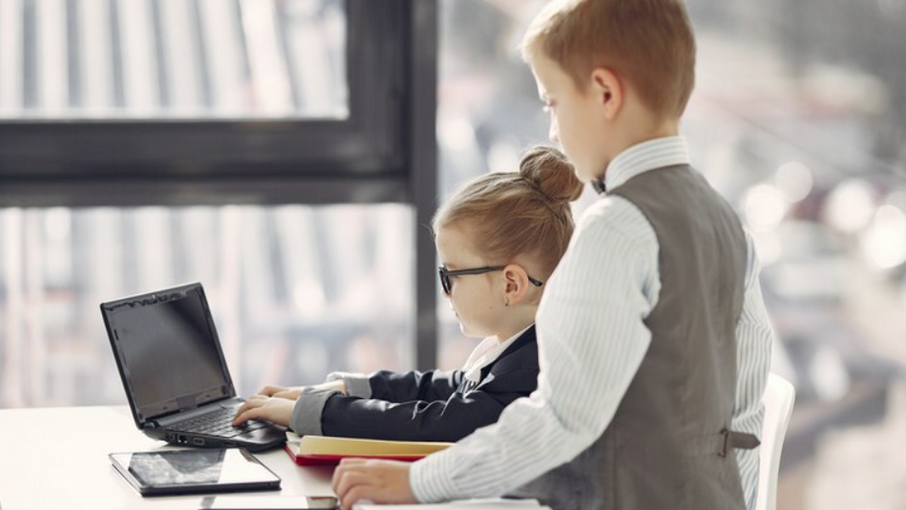 Проведено исследование: самарцы перечислили лучшие первые работы для школьников Большинство респондентов считают, что оптимальн...