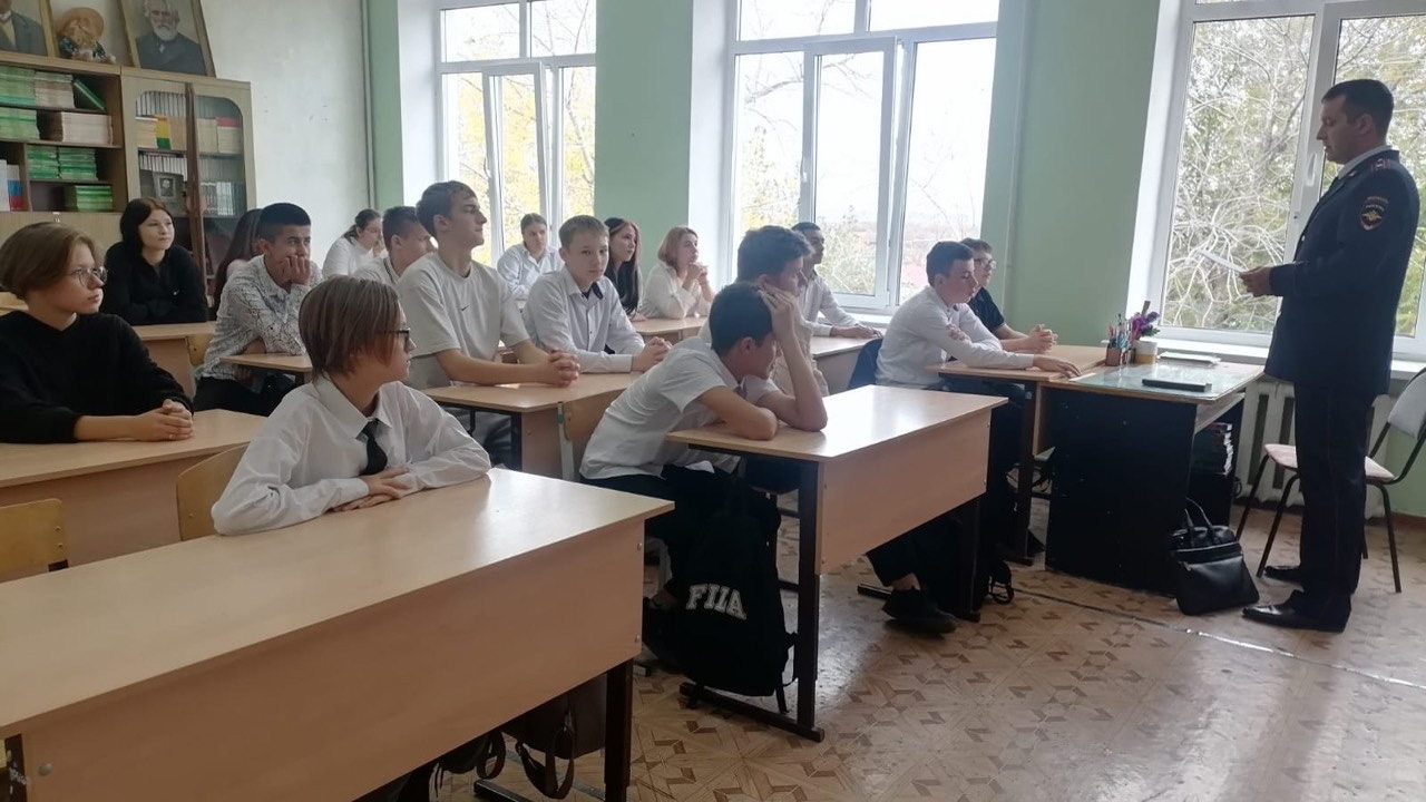 Полицейские Самарской области с целью формирова...