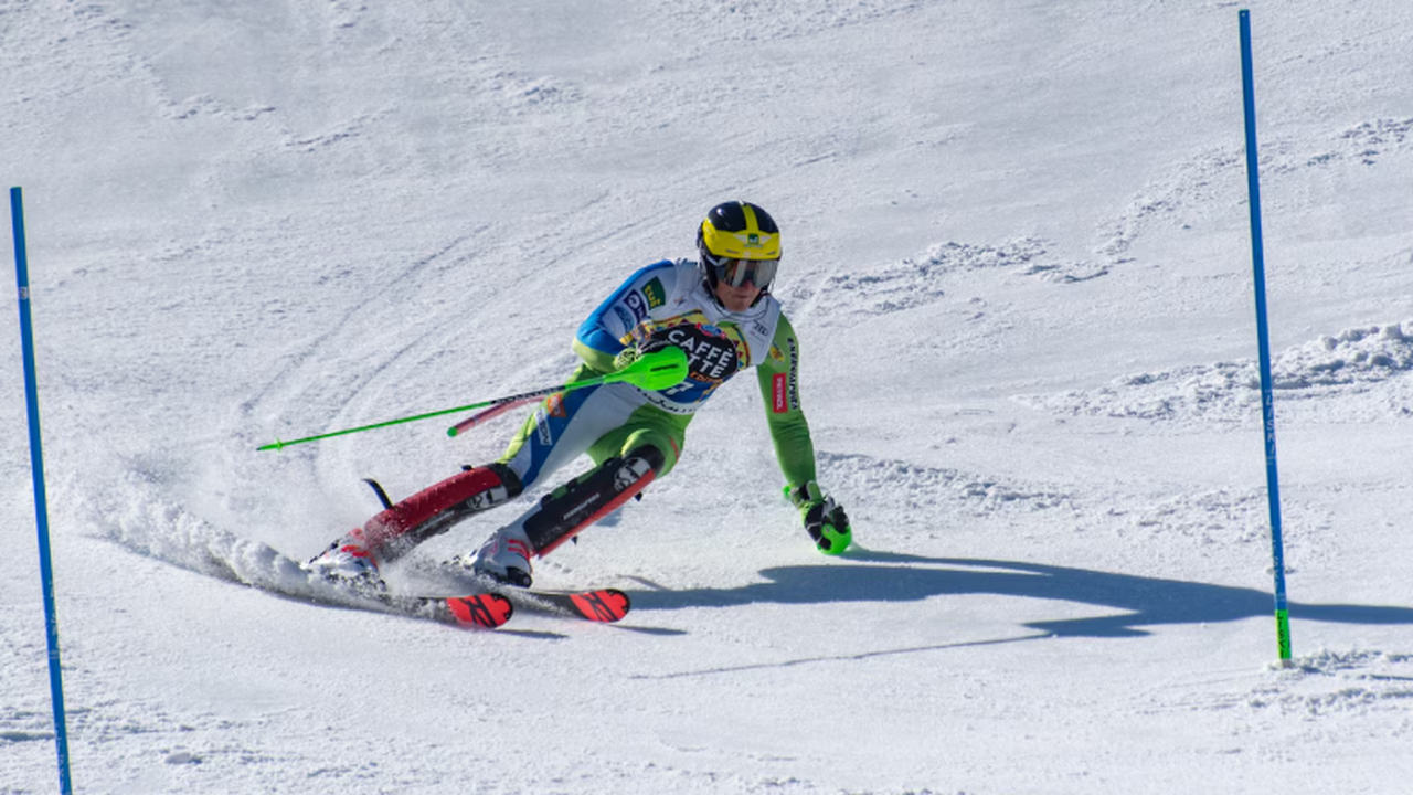 Российский лыжник Савелий Коростелев, выступающ...