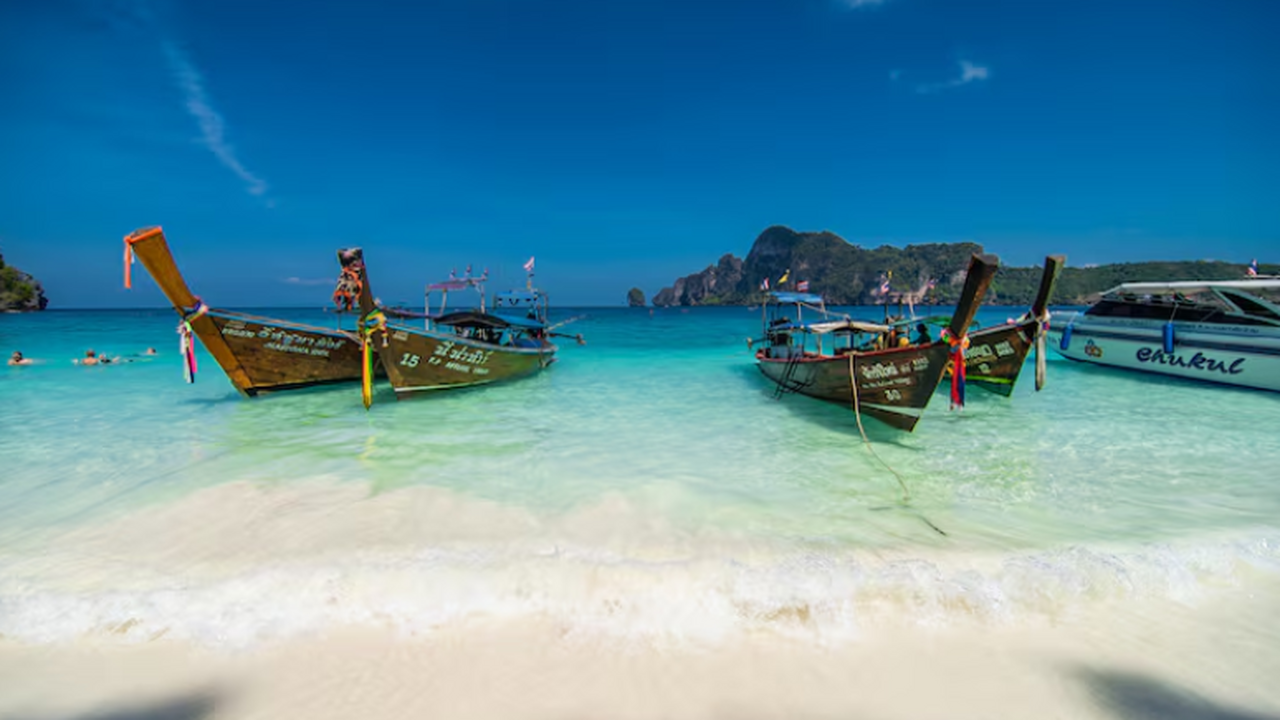 Правительство Таиланда изучает возможность обяз...