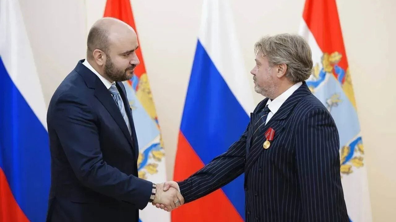 В Самаре Федорищев вручил государственные награ...