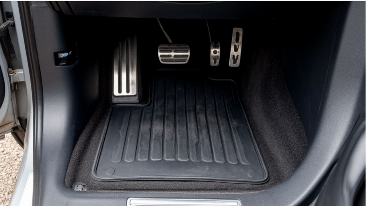 С наступлением холодов многие автовладельцы ста...