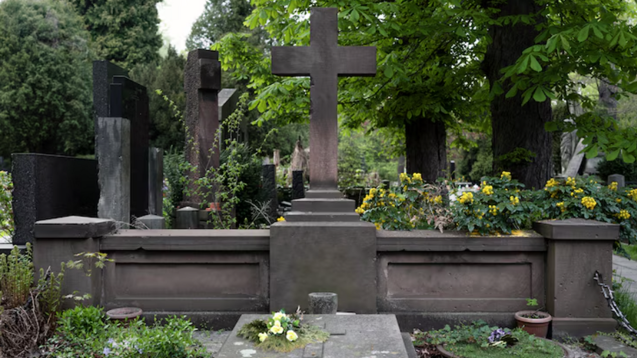 Люди, пережившие утрату близких, могут видеть с...