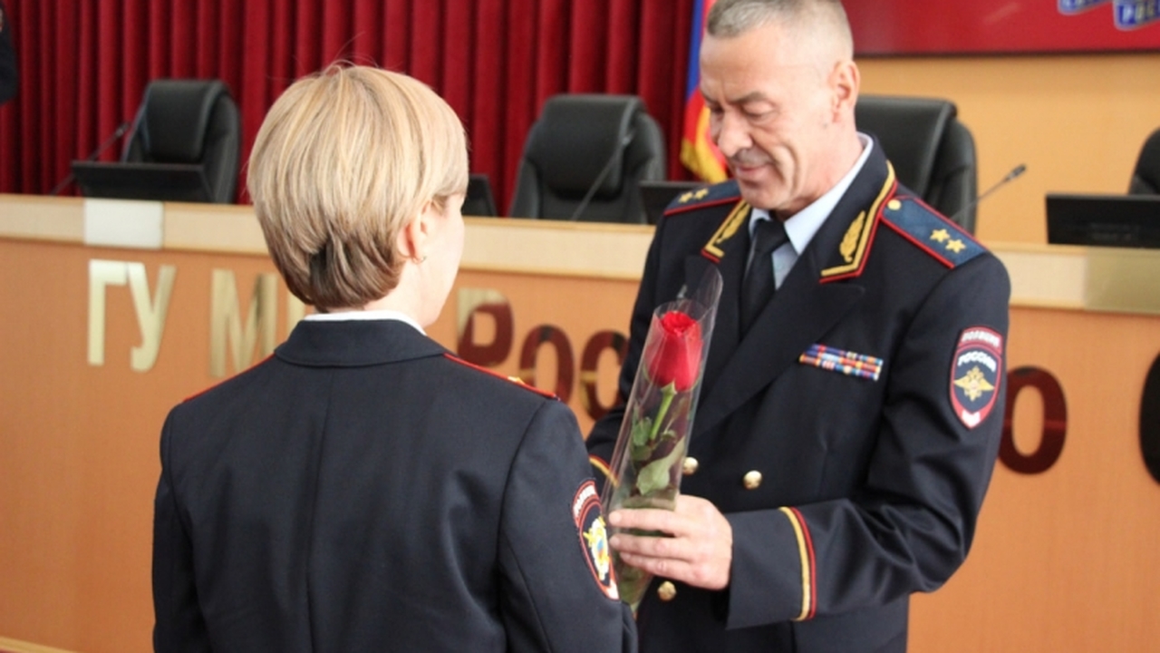 Начальник ГУ МВД России по Самарской области в торжественной обстановке поздравил сотрудников с Днём образования службы дознания в системе МВД России Сегодня в торжественной обстановке начальник ГУ...