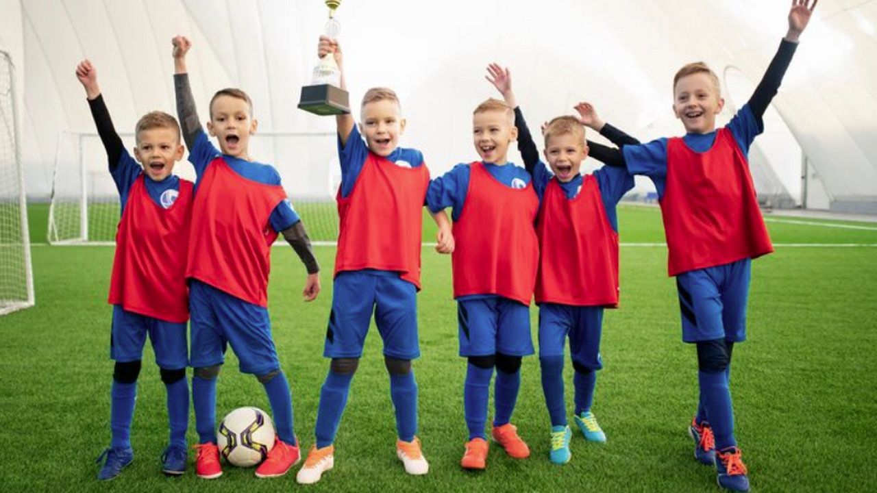 В Самаре начался турнир «Новый год с футбольным мячом» для юных футболистов В городе Самаре стартовал футбольный турнир под...