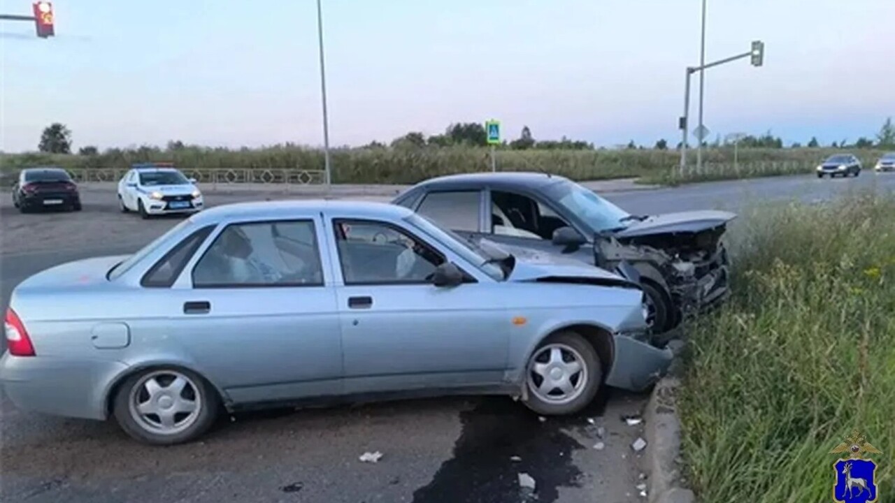 Под Самарой в ДТП пострадали два человека В поселке Кошелев Парк вечером 29 июля произошл...