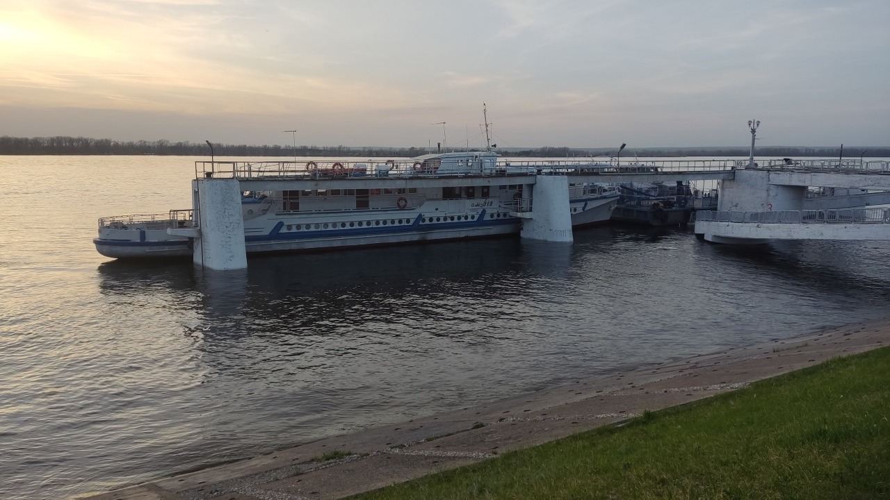 В Самаре закрылась речная переправа: суда не ходят из-за тумана 24 октября В пятницу, 24 октября, утром было временно прек...