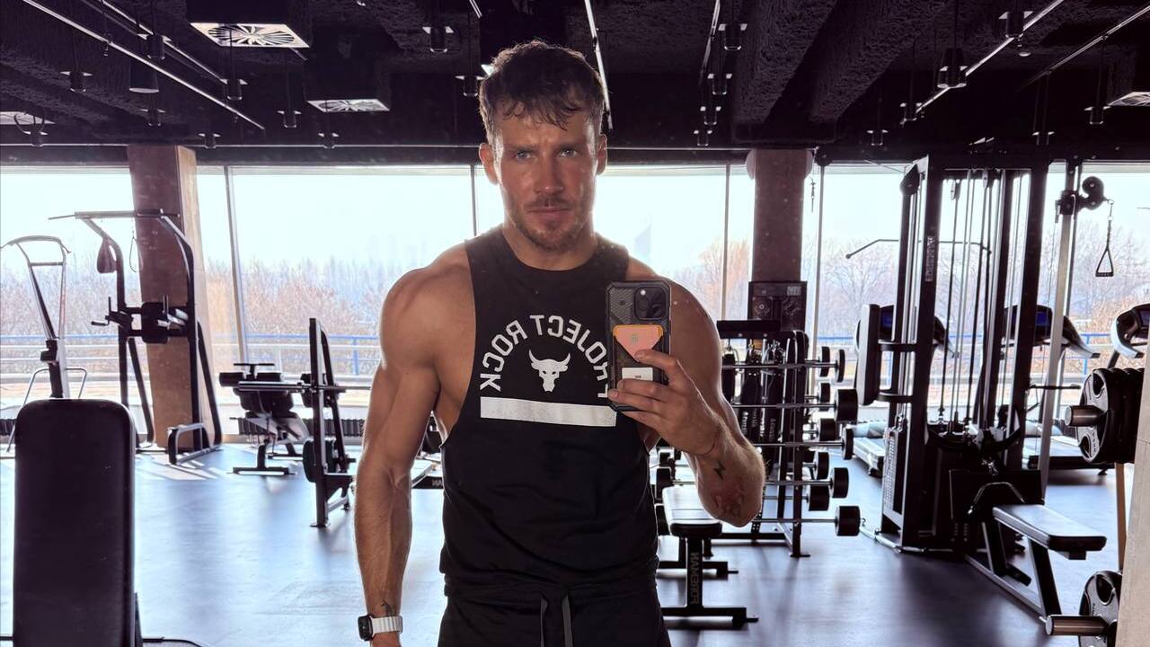 В связи с неприятностью, которая случилась с по...