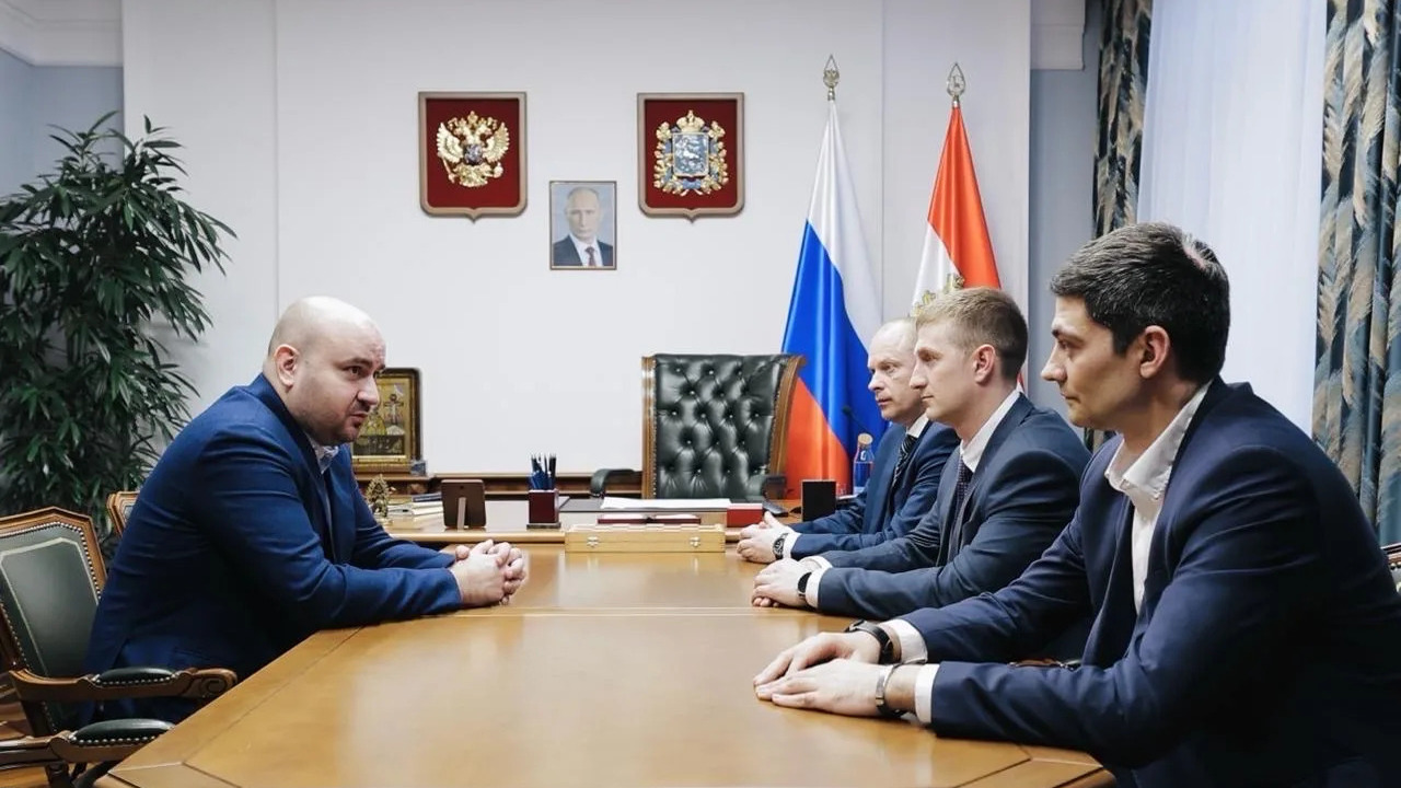 В Самаре Вячеслав Федорищев провел встречу с уч...