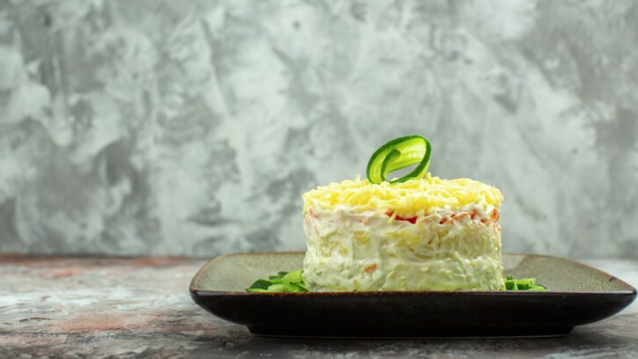 Рецепт “Ленивая мимоза”: Быстрый салат из горбу...