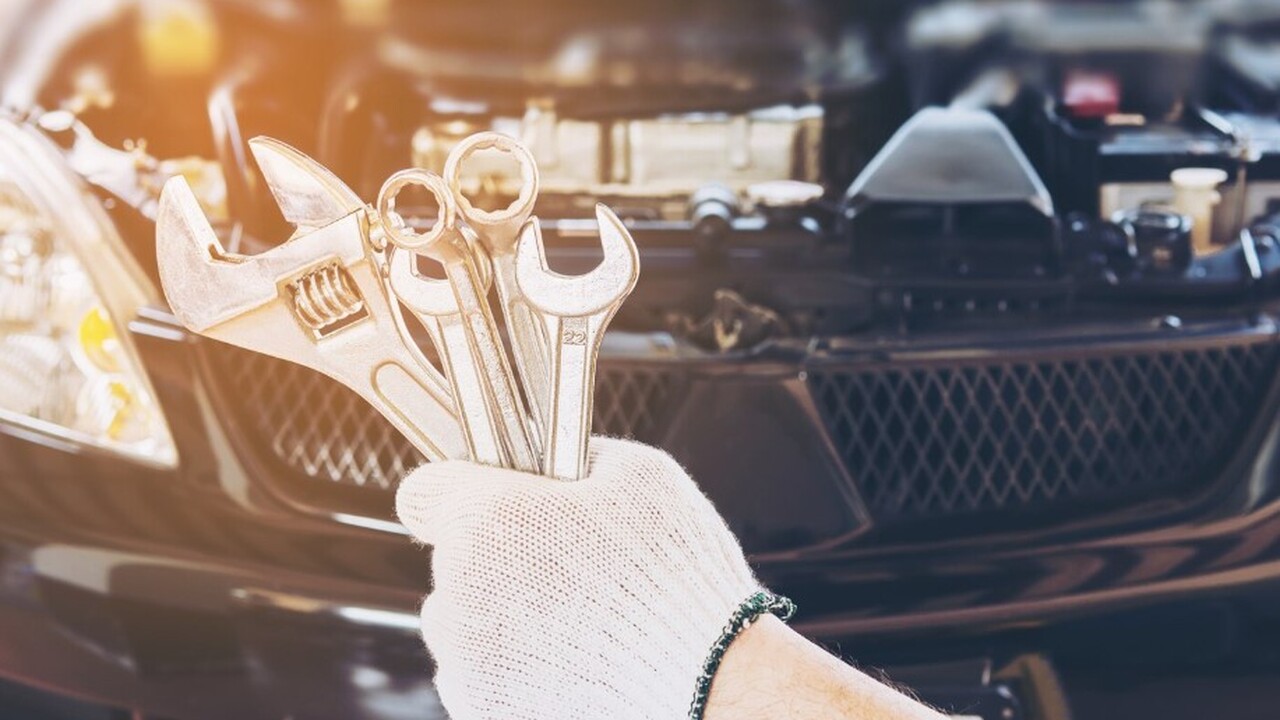 Tesla, один из лидеров в области электромобилес...