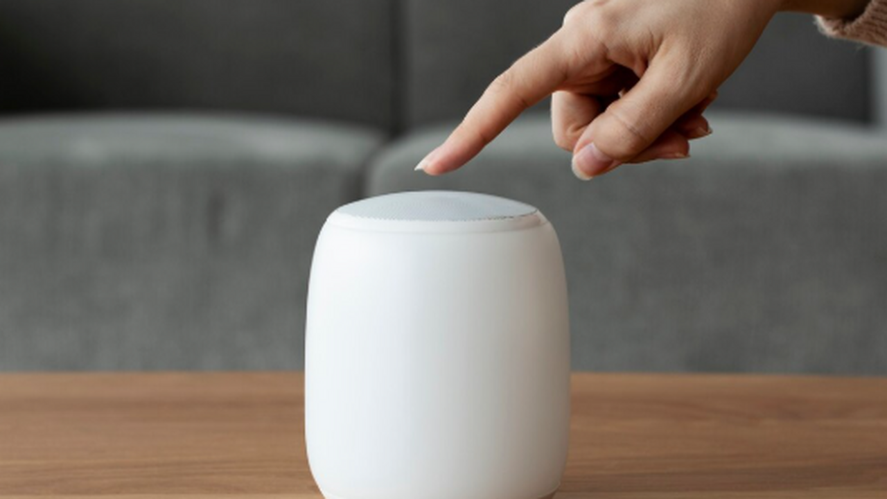 «Яндекс» прокомментировал заявление МВД о риске слежки через умные колонки «Яндекс» официально заявил, что случаи удалённо...