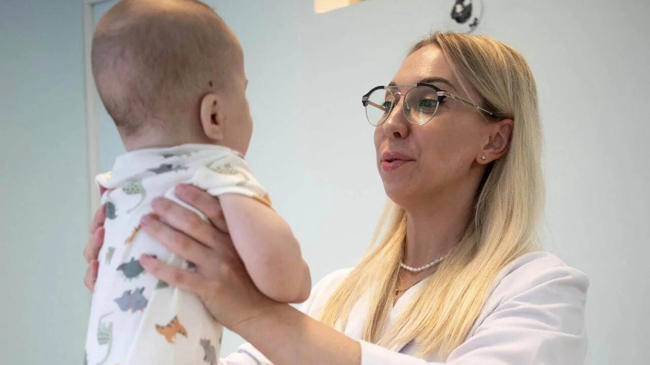 Без кости в ноге и с семью пальцами: самарские врачи спасают ногу малыша Мальчику предстоит длительное медицинское наблю...