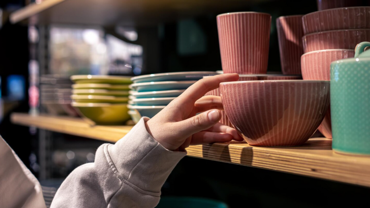 Новогодняя коллекция в “Магнит-Косметик”: посуд...