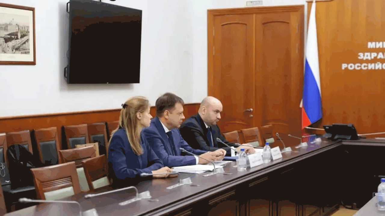 Поддержка Минздрава РФ: Вячеслав Федорищев встретился с Михаилом Мурашко В среду, 19 августа, Губернатор Самарской облас...