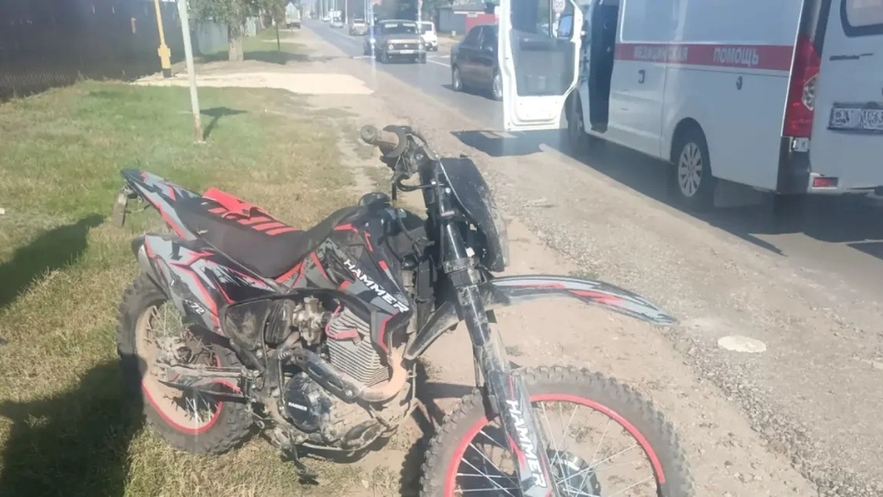 В Кинеле 17-летний мотоциклист попал в ДТП, пострадал пассажир Мотоциклист выехал на полосу встречного движени...