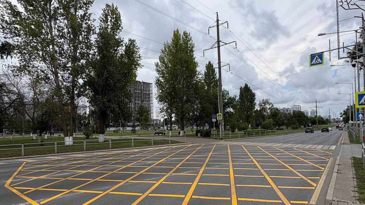 Разметка 1.26 запрещает водителям выезжать на п...