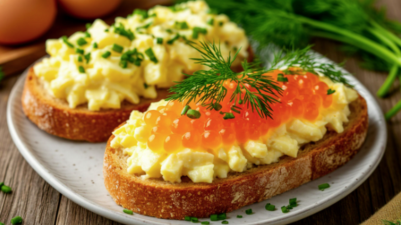 Не тратьте деньги на дорогущую красную икру: эта намазка для бутербродов в разы дешевле и вкуснее — идеально на новогодний стол 2026 Бюджетная замена красной икре: простой рецепт п...