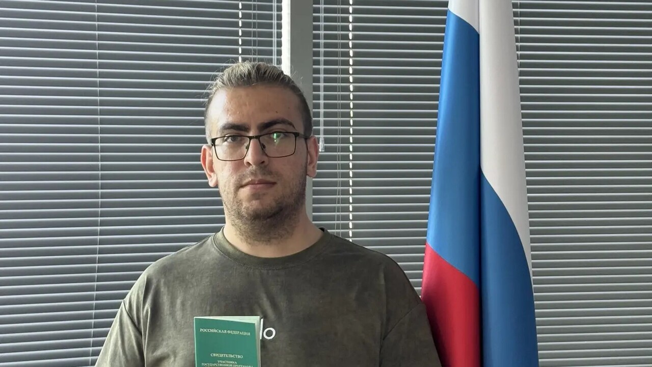 Полицейские оказывают помощь в рамках программы переселения соотечественников В Самарской области семье из Армении торжествен...
