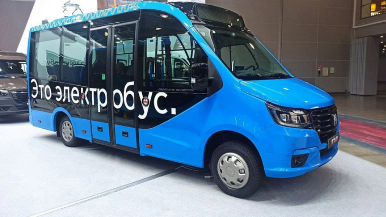 В Москве начаты испытания новых электробусов «Газель е-City»: авто сняли на фото В Москве началось тестирование компактных элект...