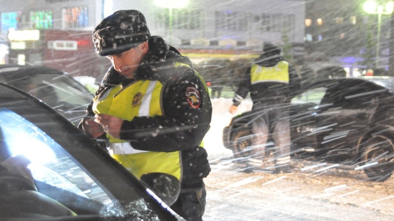 Требование инспектора ДПС предъявить аптечку: з...