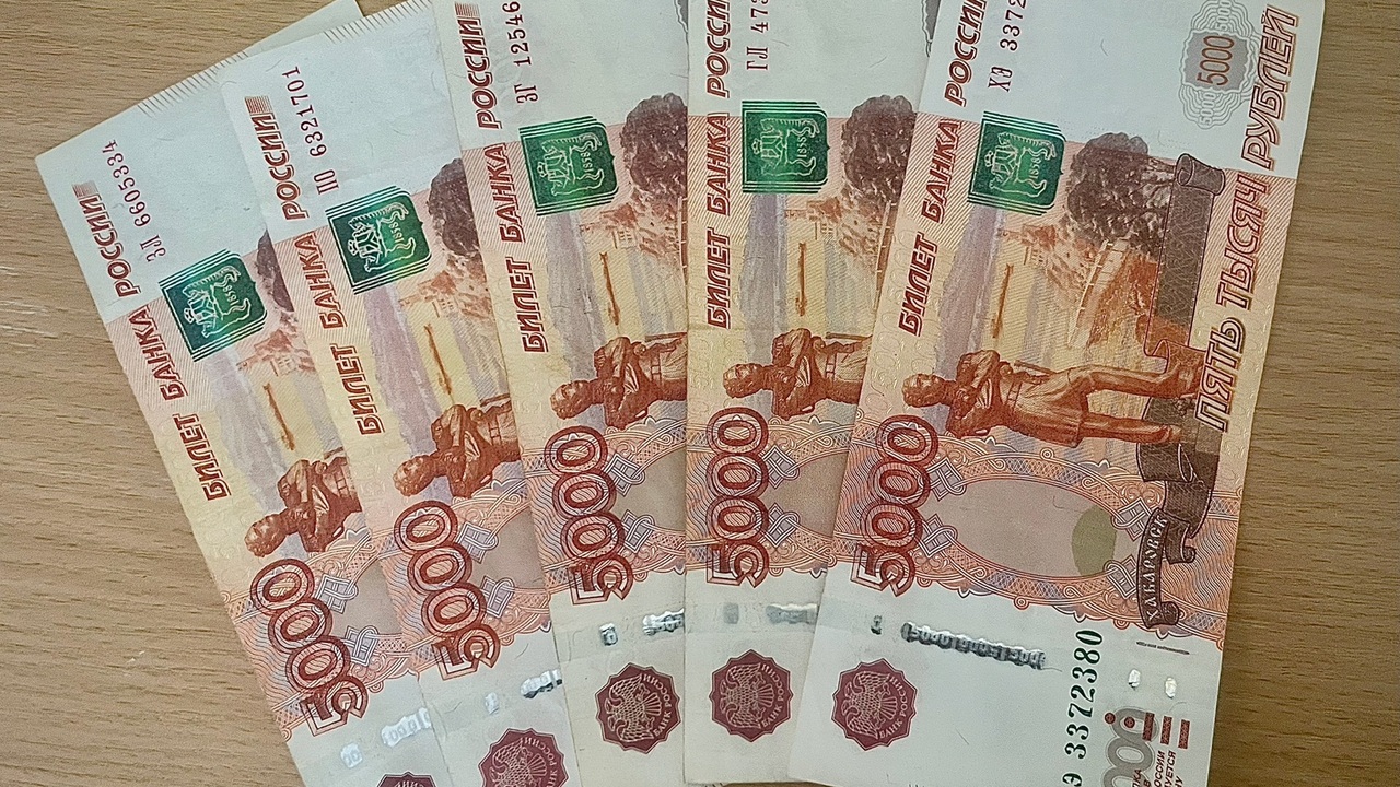 Выплаты пенсионерам в декабре 2025: двойная пен...