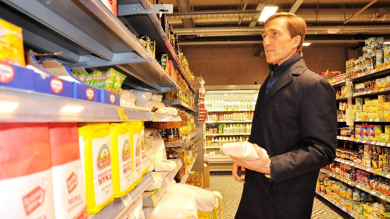 Живайкин: «Цены на продукты будут отслеживать по всей цепочке — от поставщика до магазина» Законопроект, подготовленный «Единой Россией», ...