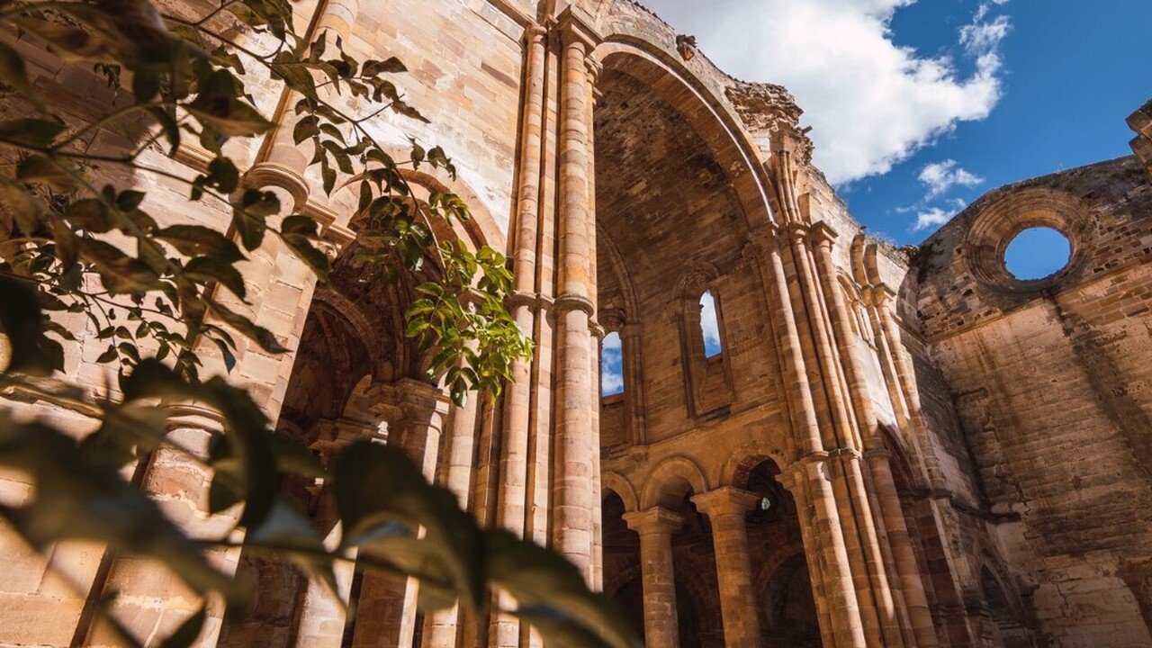 Археологические исследования в Перре, расположе...