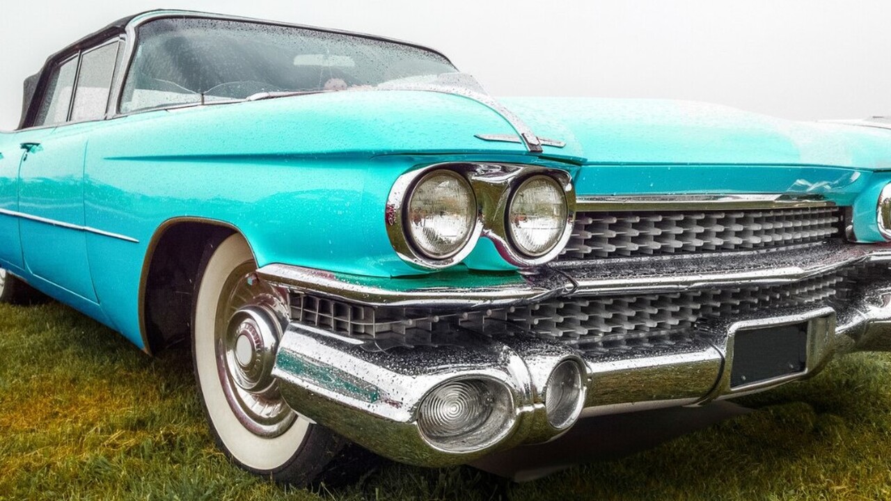 В Москве обнаружен редкий микроавтобус РАФ-2203...