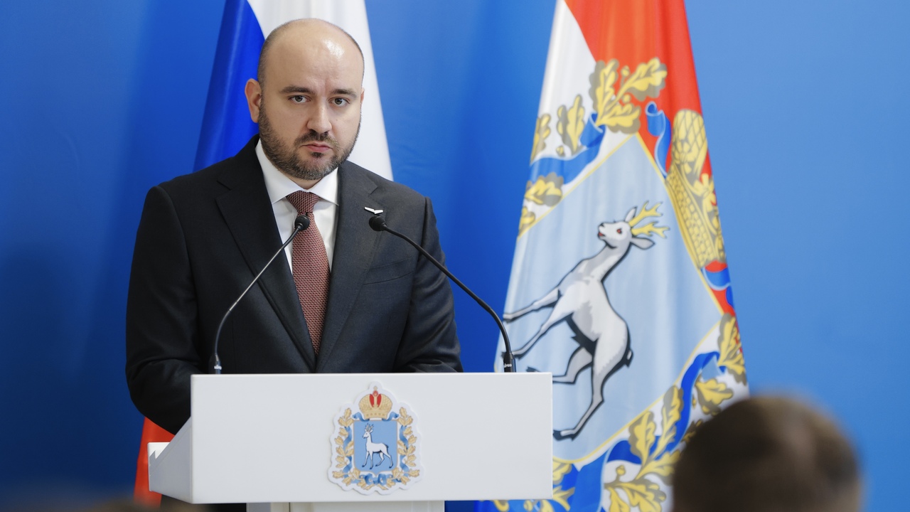 Вячеслав Федорищев вручил награды спасателям Сызрани за ликвидацию последствий атак БПЛА Сегодня, 12 сентября, губернатор Самарской обла...
