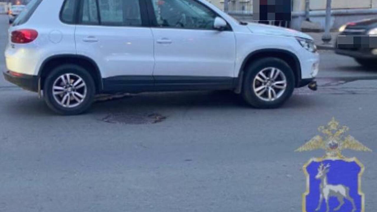 Попавшая 19 октября в ДТП «Гранта» сбила двух пешеходов на тротуаре в Самаре В Октябрьском районе Самары 19 октября 2025 год...