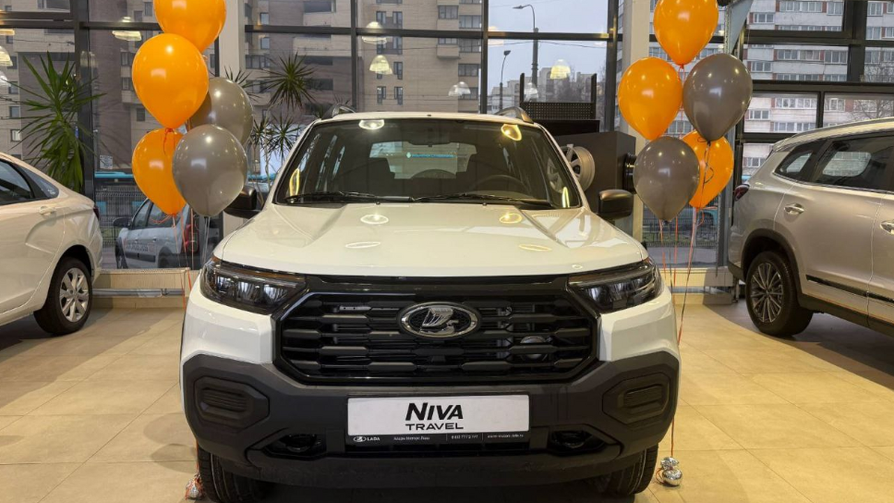 В Питере появились первые авто обновленной Lada Niva Travel: как она выглядит В дилерский центр «Аларм-Моторс ЛАДА» в Санкт-П...