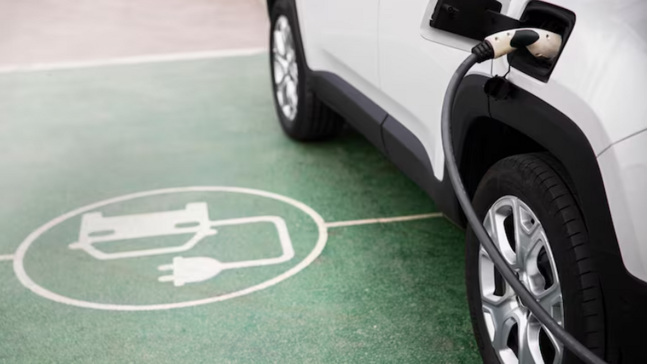 Российский электромобиль «Атом» будет предлагат...