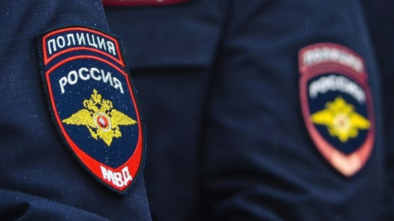 В Самаре на проспекте Металлургов женщина начала слепить людей лазером В городе Самаре на проспекте Металлургов был за...