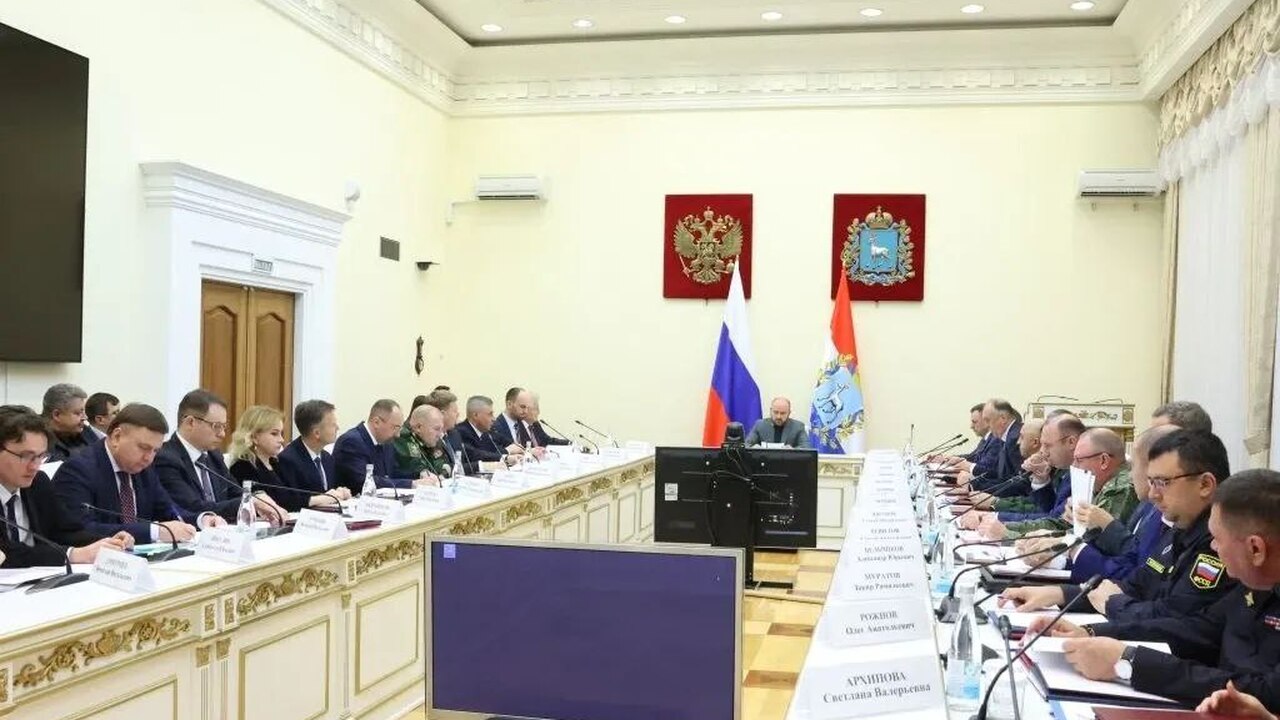 Губернатор Самарской области Вячеслав Федорищев...