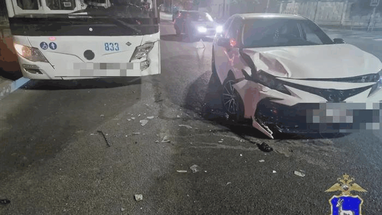 Вечером 19 мая в Самаре автобус попал в жесткую аварию: пострадали пассажиры По информации Госавтоинспекции, 25-летний водит...