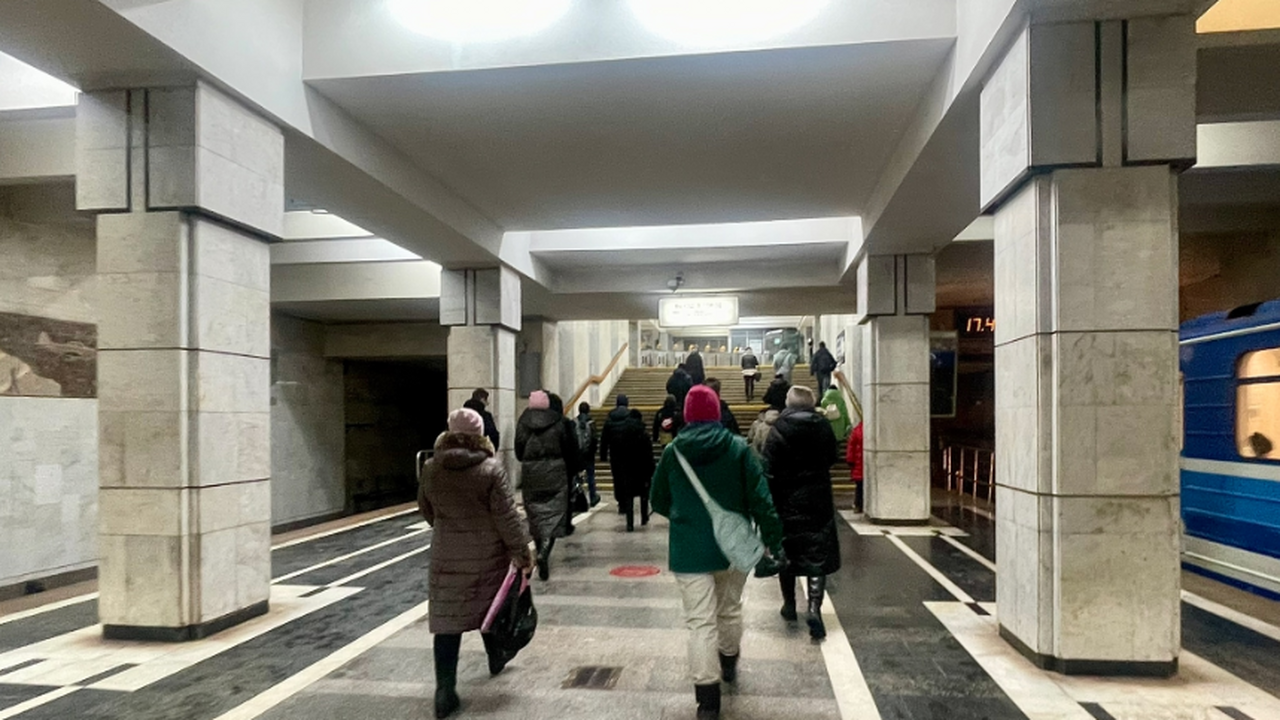 Станция самарского метрополитена «Спортивная» в...