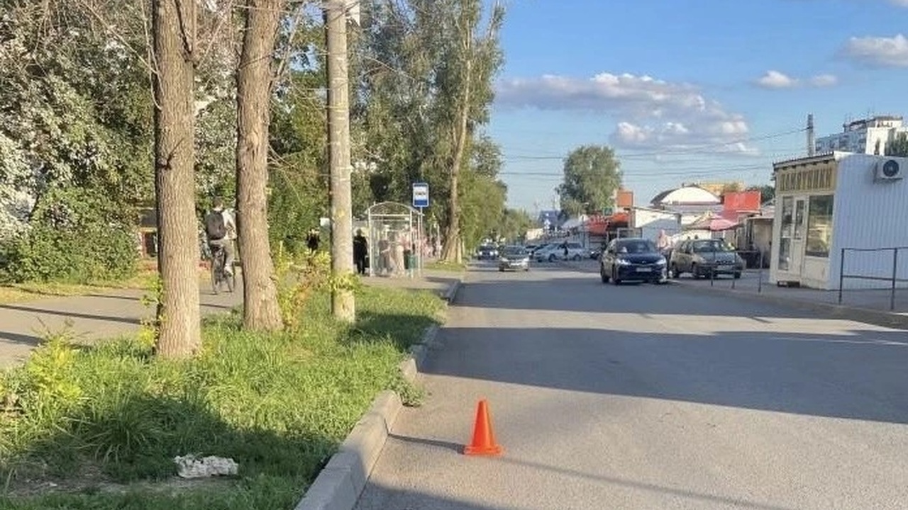 55-летний водитель Lada Granta двигался со стор...