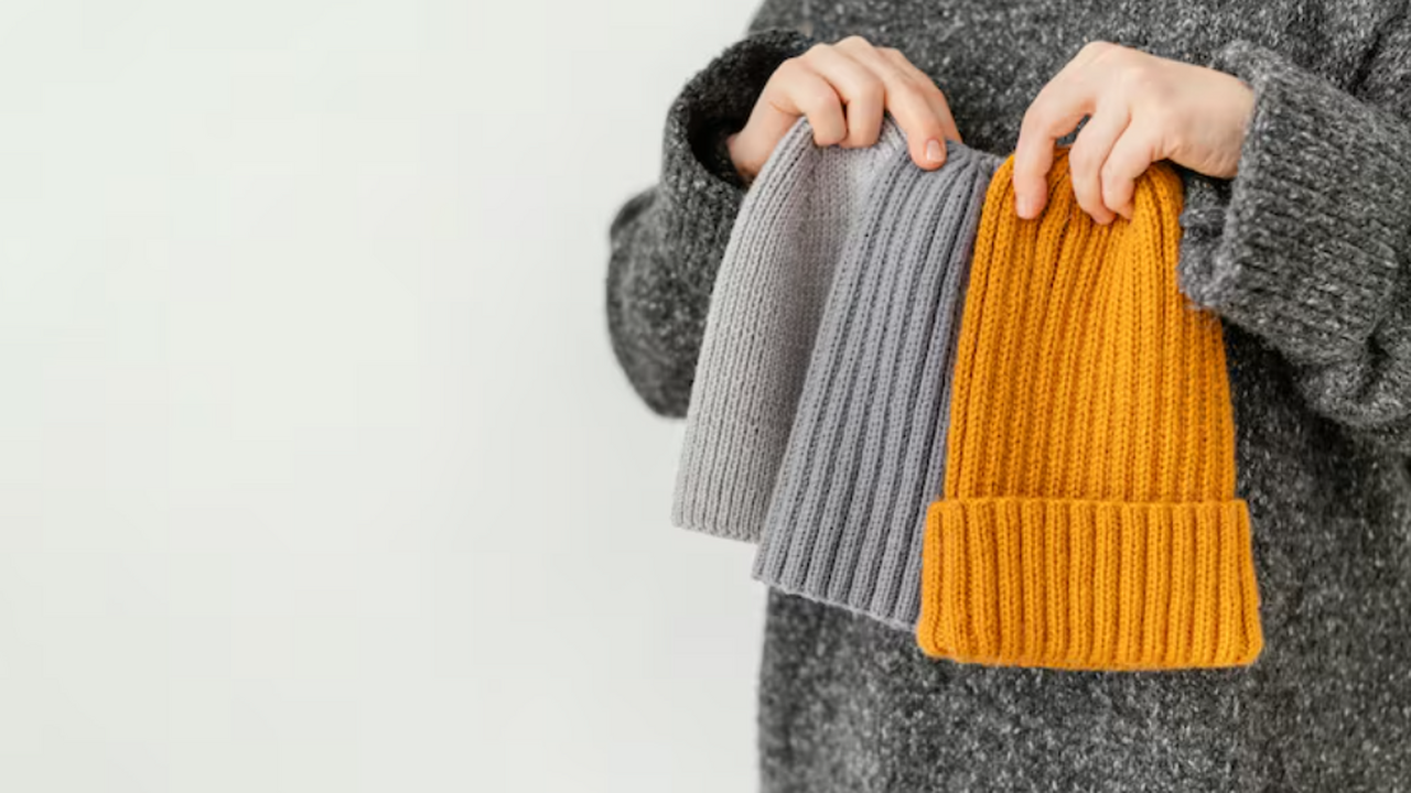 Главный тренд зимы 2025: модные шапки, которые ...