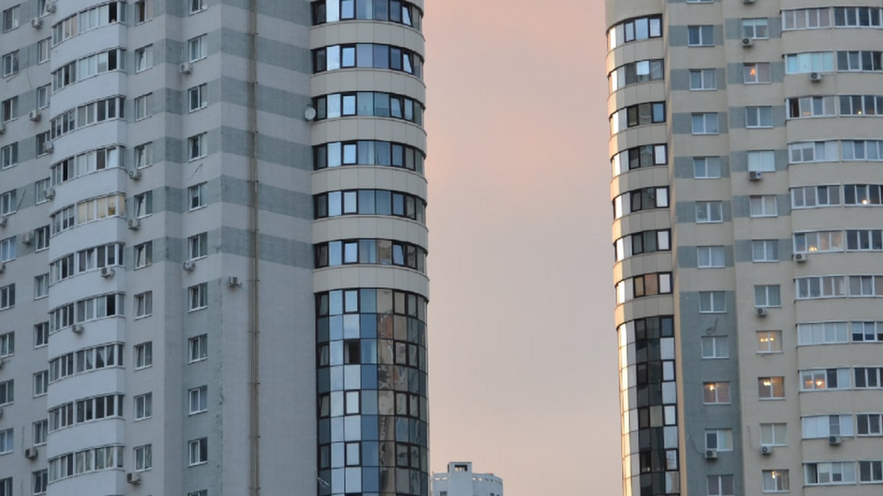 В Самаре хотят обсудить парковки для 17-этажной высотки на Стара-Загора В городе Самаре инициированы общественные обсуж...