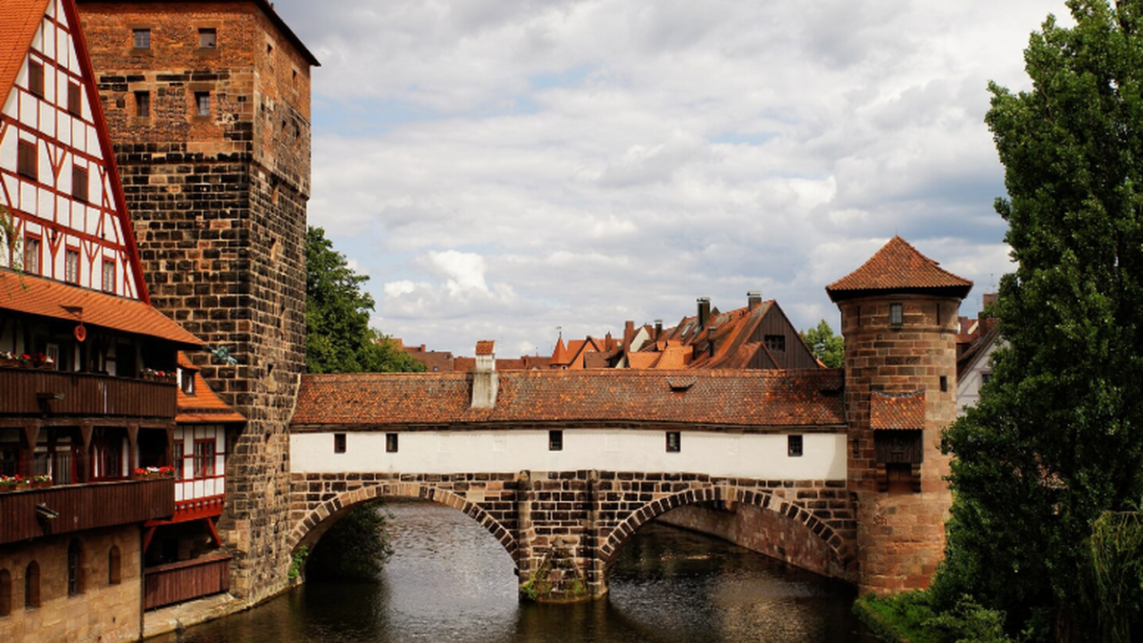 Spiegel: в Берлине пытаются спасти экономику после отказа от ресурсов РФ Канцлер Германии Фридрих Мерц заявил, что эконо...