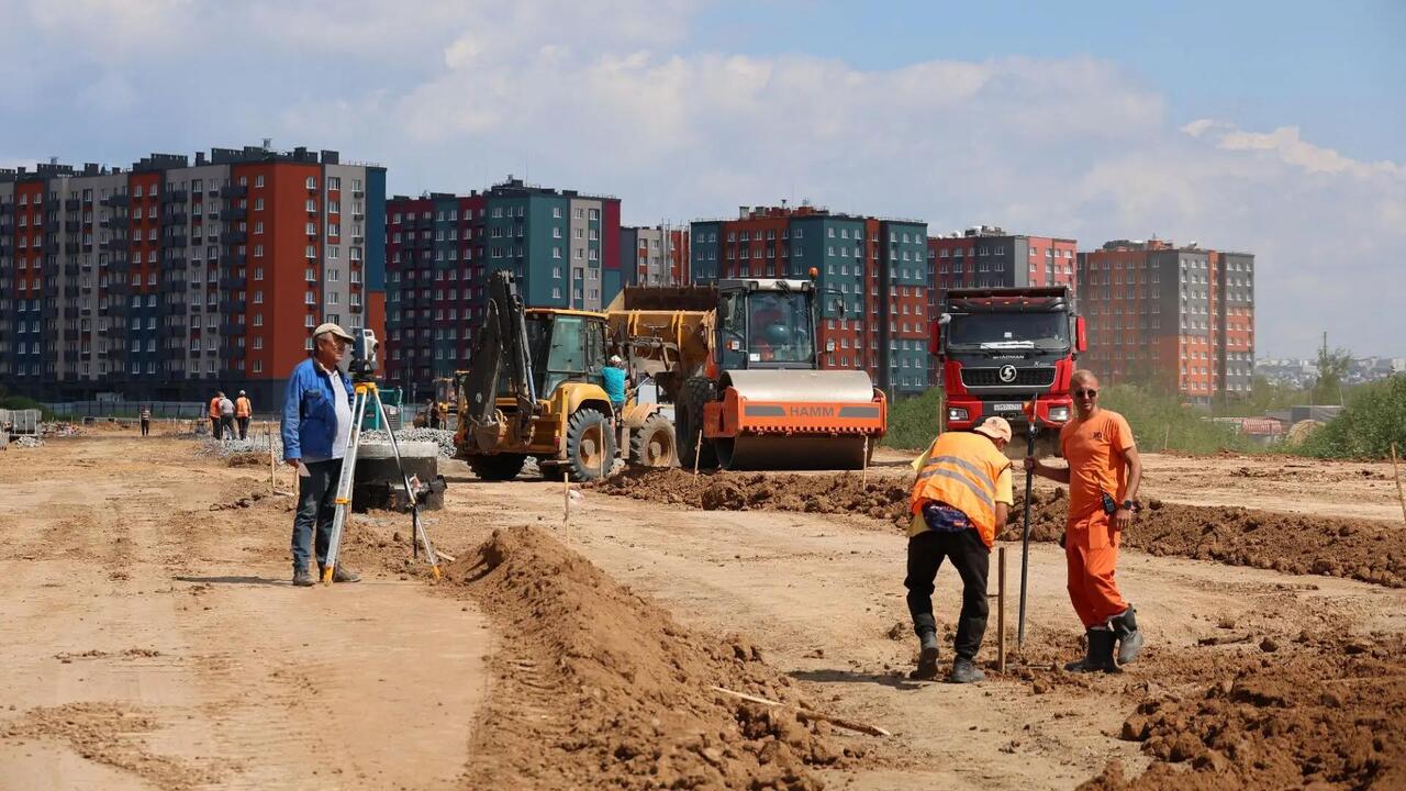 В Куйбышевском районе Самары продолжается строи...
