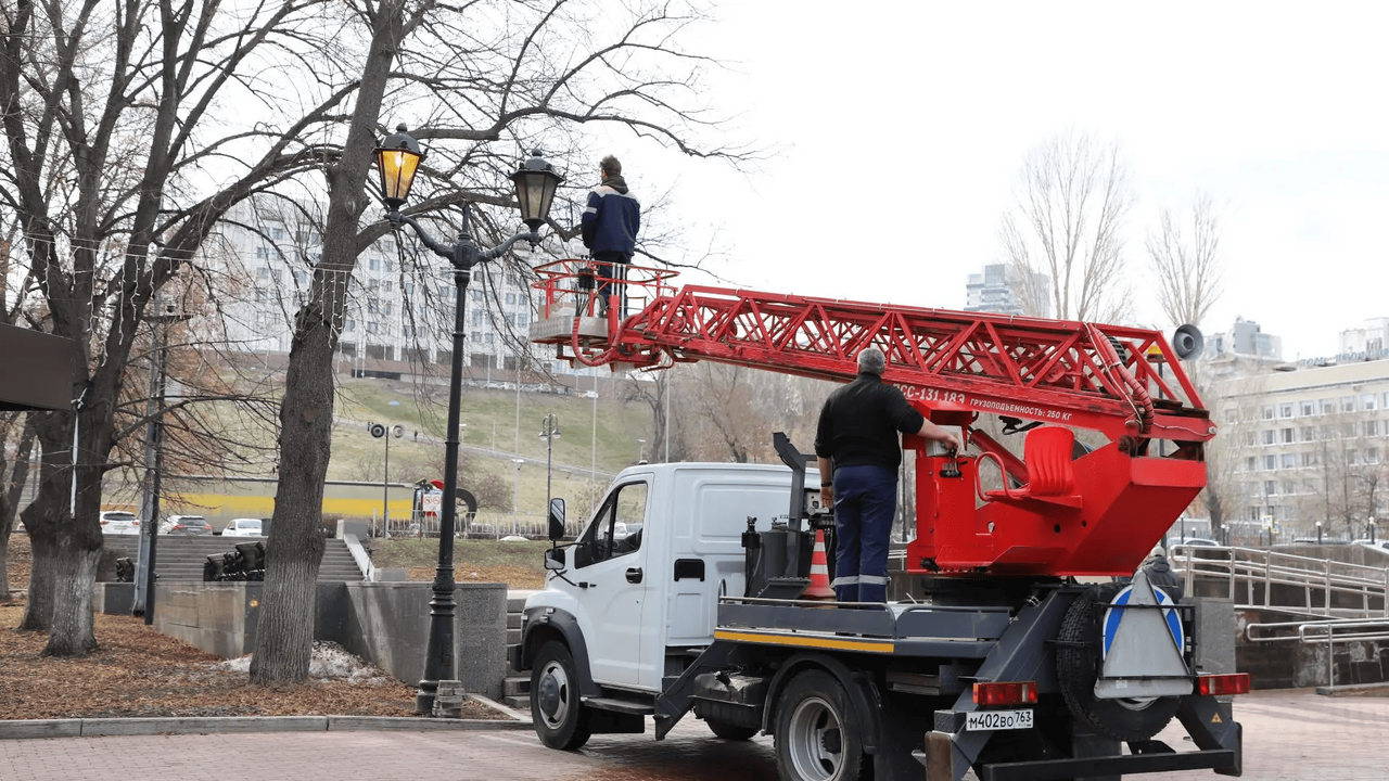Аллею семей высадят на набережной Волги в Самаре В рамках генеральной уборки в Самаре на набереж...