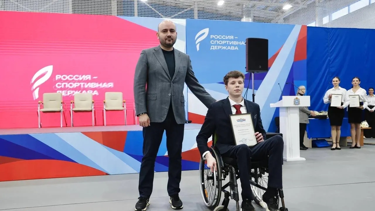 Федорищев наградил сильнейших спортсменов и тре...