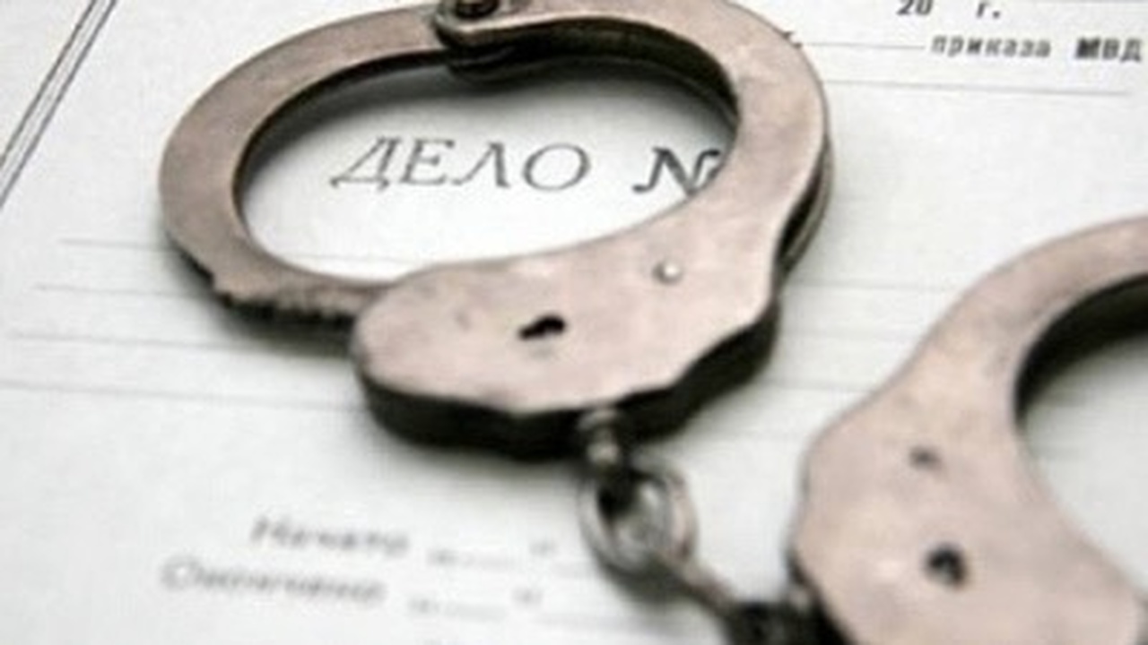 Стоимость похищенного украшения составила около...