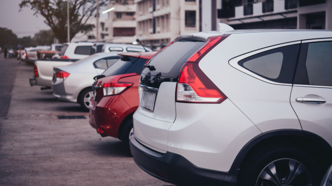 Дилер Fresh отменил доставку машин из ОАЭ Компания Fresh временно приостановила отправку ...