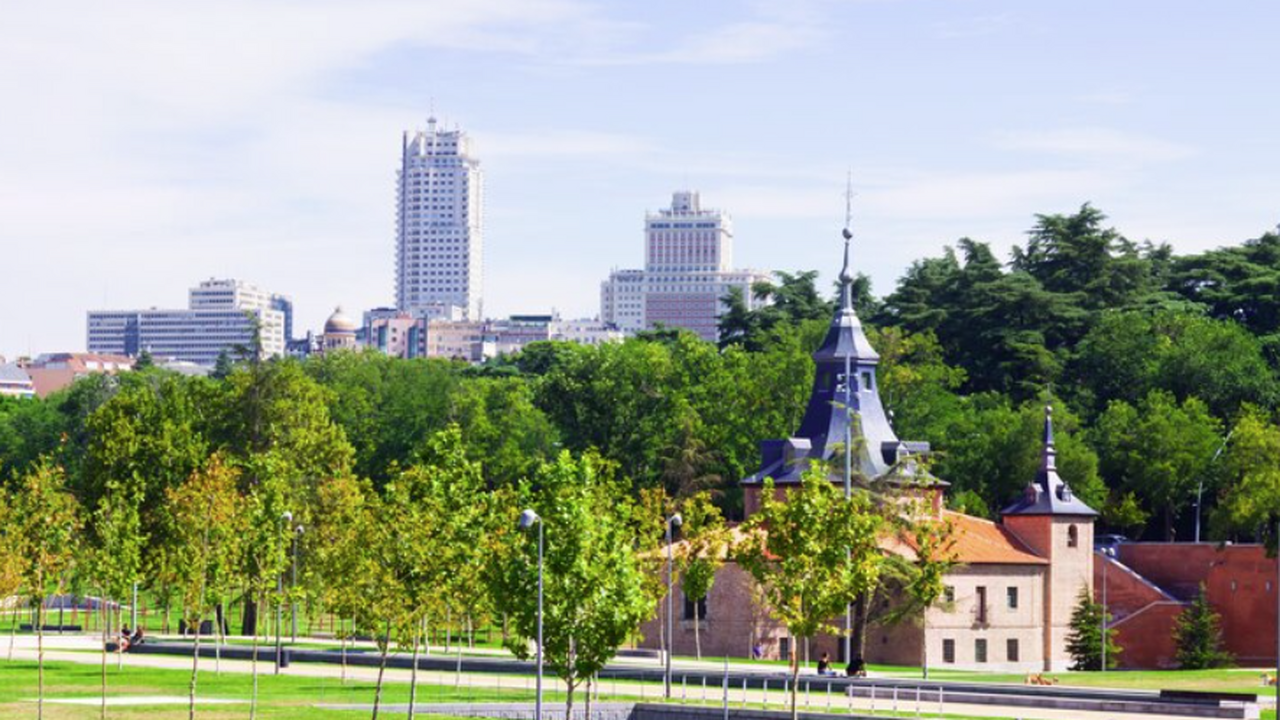 Влюбилась с первого взгляда и готова раскрыть и...