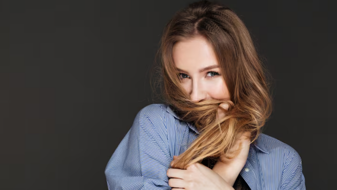 Тонкие волосы больше не приговор: секреты современных причесок, которые придадут объем и стиль — для любого возраста Осенние прически 2025: объем и естественность д...