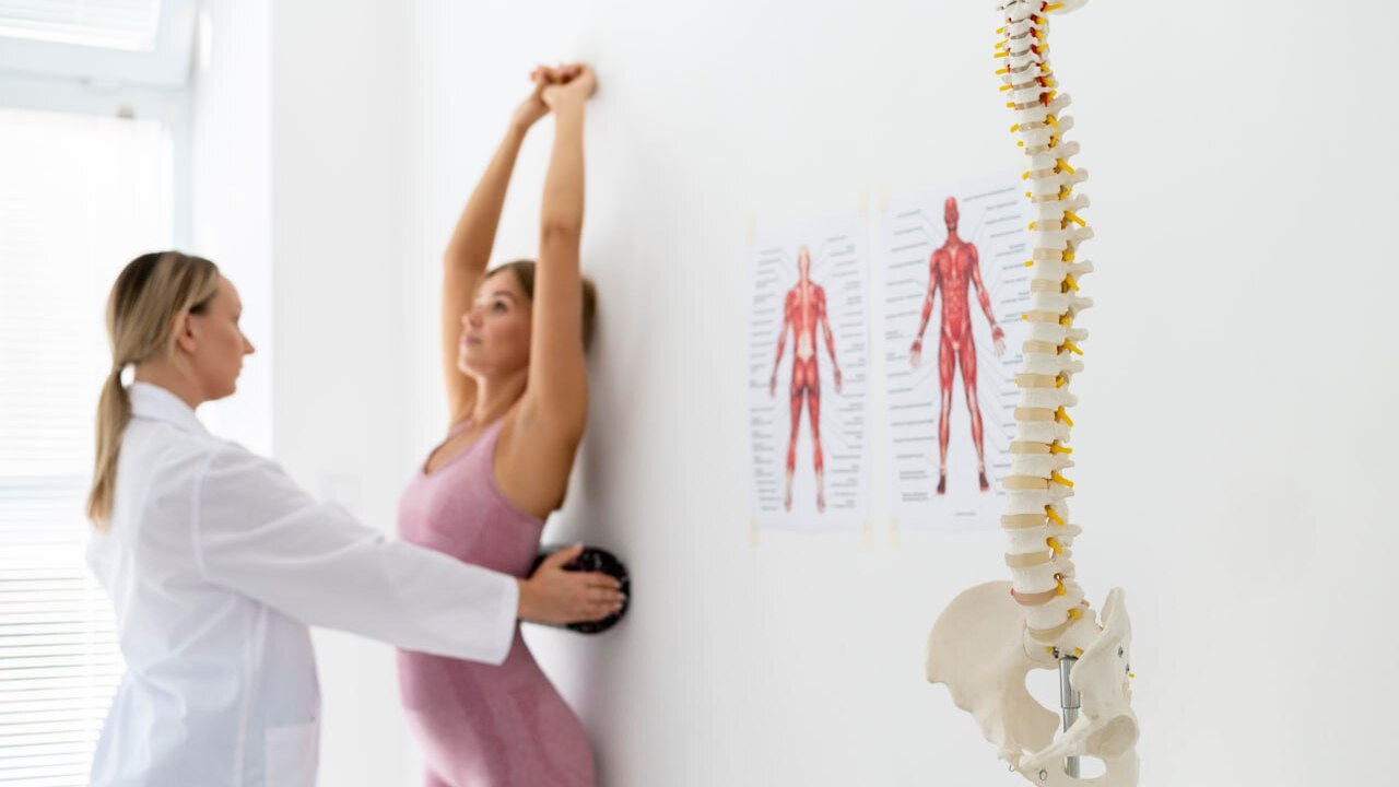 Ее болезнь может быть режущей, ноющей или колющ...